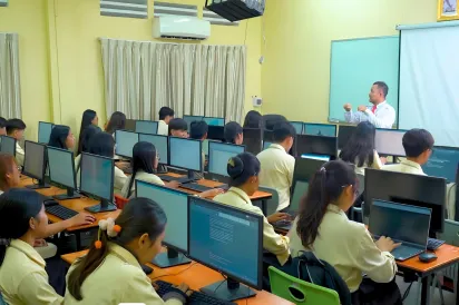 ជំនាញ​ទីផ្សារ​ឌីជីថល ​៖​ ​ជម្រើស​សិក្សា​ ​ឆ្លើយតប​ទីផ្សារ​ការងារ​ និង​ឱកាស​ទទួលបាន​ប្រាក់​ចំណូល​ខ្ពស់​