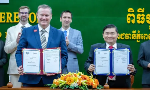 អង់គ្លេស នឹងផ្តល់អ្នកជំនាញ ព្រមទាំងកម្មវិធីអប់រំលំដាប់ពិភពលោកដល់កម្ពុជា ដើម្បីលើកកម្ពស់គុណភាព TVET