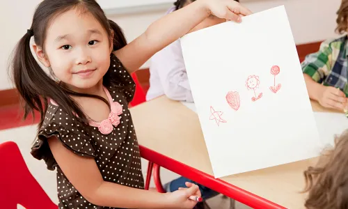 តើកុមារគួរចាប់ផ្តើមចូលរៀនមត្តេយ្យនៅអាយុប៉ុន្មាន?