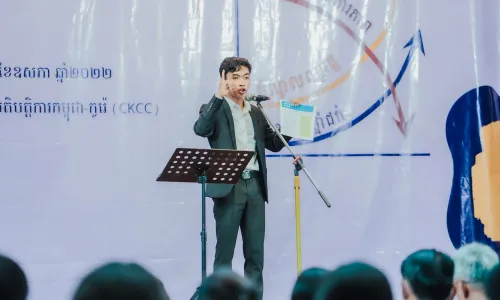 វិទ្យាស្ថានសិក្សាចិន បើកការ​ប្រកួតវោហាស័ព្ទជាក្រុម ក្រោម​ប្រធានបទ "ឥទ្ធិពល​នៃគ្រឿងស្រវឹង"