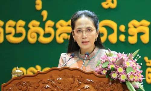 លោកជំទាវបណ្ឌិត ពេជ ចន្ទមុន្នី ជំរុញសិល្បករ សិល្បការិនី បង្កើតមាតិកាអប់រំឱ្យបានច្រើន