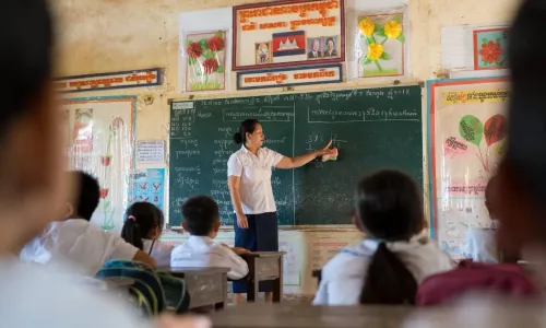 ចង់បាន​សិស្ស​ពូកែ ​ត្រូវ​មាន​គ្រូ​ពូកែ ​៖​ ​កម្ពុជា​គ្រោង​អនុវត្ត​លក្ខន្តិកៈ​ថ្មី​សម្រាប់​អង្គ​គ្រូបង្រៀន​ចាប់ពី​ឆ្នាំ​២០២៧​