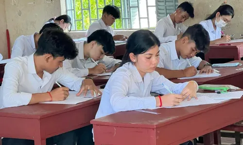 ឈប់​បារម្ភ​! ​អតីត​សិស្ស​និទ្ទេស​ ​A​ ​បង្ហើប​គន្លឹះ​ចងចាំ​រូប​មន្ត ​សម្រាប់​ថ្នាក់​វិទ្យាសាស្រ្ត​