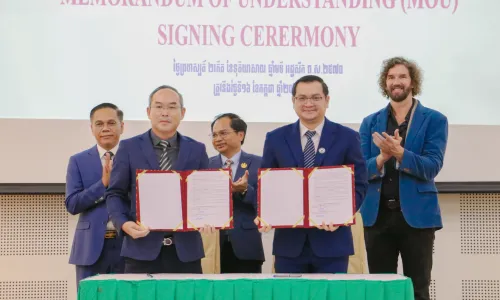 ​ជំហាន​ទាំង​៧​ ​ដែល​ធ្វើឱ្យ​សិស្ស​រៀន​ឆាប់​ចេះ​បំផុត​ ​៖ ​ការ​ឆ្លុះបញ្ចាំង​អាច​ផ្លាស់ប្តូរ​លទ្ធផល​រៀនសូត្រ​គ្រប់​យ៉ាង​