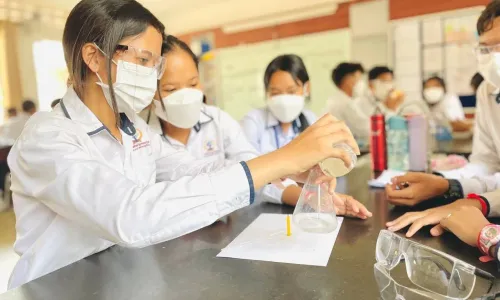 ក្រសួង​អប់រំ​ពង្រឹង​ការ​អប់រំ​វិទ្យាសាស្ត្រ​ ​និង​បច្ចេកវិទ្យា​ ​នៅ​ថ្នាក់​មធ្យម​សិក្សា​