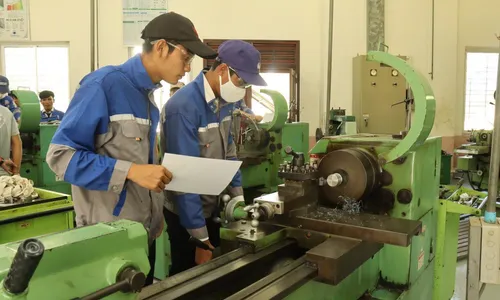 អាហារូបករណ៍​ ​១០០​%​ ​ចំនួន​ ១​ ៨០៨ ​កន្លែង​ ថ្នាក់​សញ្ញាបត្រ​ជាន់ខ្ពស់​បច្ចេកទេស​ ​សម្រាប់​សិស្ស​ទើប​ចប់​បាក់ឌុប​