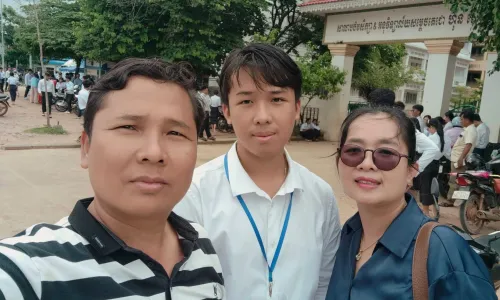 ក្រោយ​ជាប់​និទ្ទេស​ A ​លំដាប់​ពិន្ទុ​១០០ ​៖​ ​ឪពុក​បង្ហើប​ពី​ទម្លាប់​រៀន​របស់​កូន​តាំងពី​តូច