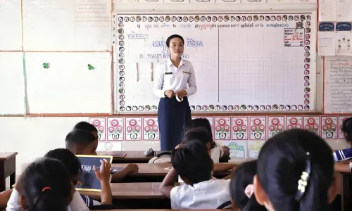 ជិតមួយទសវត្សរ៍ ក្រសួងអប់រំ និងយូណេស្កូ វិនិយោគជាង២៧លានដុល្លារ ដើម្បីពង្រឹងគុណភាពគ្រូបង្រៀននៅកម្ពុជា