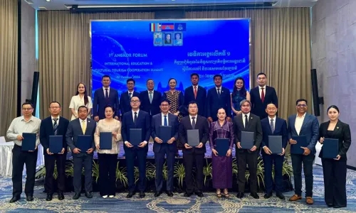 លោកជំទាវ គឹម សេដ្ឋានី ៖ ការអប់រំ វប្បធម៌ បច្ចេកវិទ្យាឌីជីថល AI និងទេសចរណ៍ ជាសសរស្ដម្ភគន្លឹះ ក្នុងការជំរុញសេដ្ឋកិច្ចកម្ពុជា-ចិន