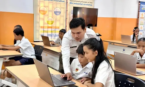 រដ្ឋមន្រ្តីអប់រំ ៖ គ្រូបង្រៀន ត្រូវមានគរុកោសល្យទំនើប ដើម្បីបណ្ដុះសិស្សឱ្យមានបំណិនសតវត្សរ៍ទី២១
