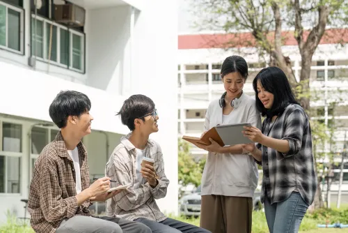 ជីវិតសាកលវិទ្យាល័យ ៖ តើការស្នាក់នៅអន្តេវាសិកដ្ឋាន និងជួលផ្ទះស្នាក់នៅខាងក្រៅ មួយណាជាជម្រើស?