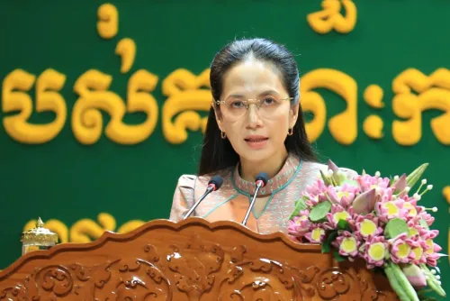 លោកជំទាវបណ្ឌិត ពេជ ចន្ទមុន្នី ជំរុញសិល្បករ សិល្បការិនី បង្កើតមាតិកាអប់រំឱ្យបានច្រើន