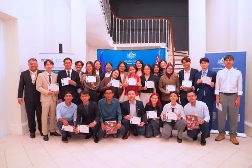 យុវជន​ឆ្នើម​កម្ពុជា​ ​២៨​រូប​ ក្លាយ​ជា​អ្នកវិភាគ​គោលនយោបាយ​ជំនាន់​ថ្មី​ ​ក្រោយ​ទទួល​ការ​បណ្ដុះបណ្ដាល​ពី​អូស្ត្រាលី​