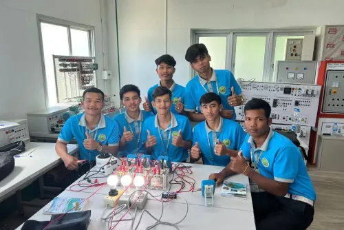 អាហារូបករណ៍​ ​ថ្នាក់​បរិញ្ញាបត្រ​រង​ និង​ថ្នាក់​បរិញ្ញាបត្រ ​២១០​កន្លែង​ ​នៅ​វិទ្យាស្ថាន​បច្ចេកវិទ្យា​កំពង់ស្ពឺ​