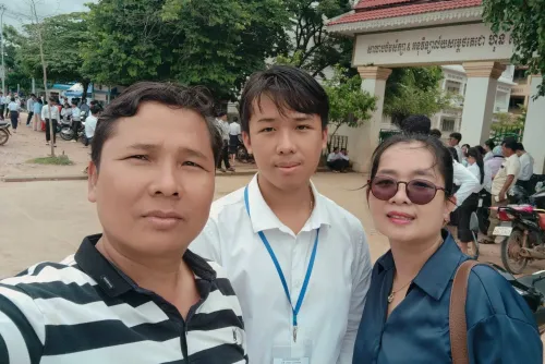 ក្រោយ​ជាប់​និទ្ទេស​ A ​លំដាប់​ពិន្ទុ​១០០ ​៖​ ​ឪពុក​បង្ហើប​ពី​ទម្លាប់​រៀន​របស់​កូន​តាំងពី​តូច