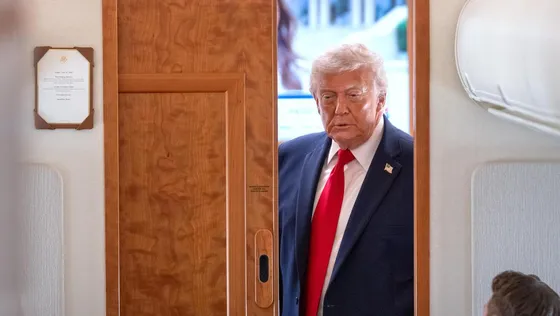 លោក ត្រាំ ឲ្យយកលុយបង្កកអ៊ីរ៉ង់ ទូទាត់ថ្លៃខូចខាតដល់នាវាដែលរងការវាយប្រហារ - AMS Article Thumbnail