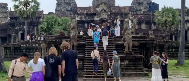 ចំណូលពីរមណីយដ្ឋាន​អង្គរ ធ្លាក់​ចុះប្រមាណ ៣០ភាគរយ ក្នុងរយៈពេល២ខែ ដើមឆ្នាំ២០២៦ - AMS Article Thumbnail