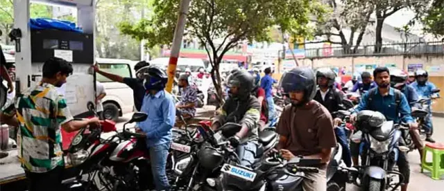 បណ្តាប្រទេសមួយចំនួននៅអាស៊ីកាន់តែព្រួយបារម្ភពីកង្វះខាតប្រេង និងការហក់ឡើងតម្លៃកាន់តែខ្ពស់ - AMS Article Thumbnail