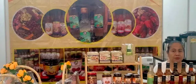 សិប្បកម្មកែច្នៃគ្រឿងទេស នាងរំដេង គ្រោងបង្កើនការផលិត ដោយទិញវត្ថុធាតុដើមពីកសិករ ពិសេសក្រុមគ្រួសារកងទ័ពជួរមុខ - AMS Article Thumbnail