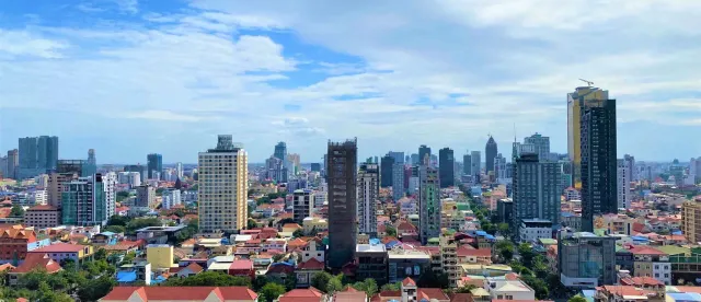 វិស័យ​អចលនទ្រព្យកម្ពុជារំពឹងថានឹងកើនឡើង​ត្រឹម ០,៦ ភាគរយ​ប៉ុណ្ណោះ ក្នុងឆ្នាំ ២០២៦ នេះ​ - AMS Article Thumbnail