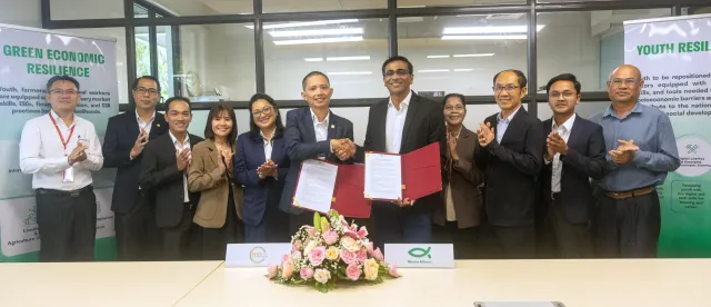 គ្រឹះស្ថាន ខេមា ​និង​ Mission Alliance រួមគ្នា​ពង្រឹង​ចំណេះដឹង​ហិរញ្ញវត្ថុ​ ​និង​ជំនាញ​អាជីវកម្ម​ដល់​សហគ្រិន​ខ្នាត​មីក្រូ - AMS Article Thumbnail