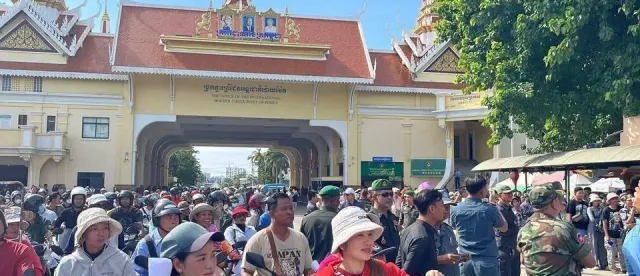ថៃ​ជួប​វិបត្តិ​ខ្វះ​កម្លាំង​ពលកម្ម​ធ្ងន់ធ្ងរ​ ក្រោយពលករ​ខ្មែរ​រាប់​សែន​នាក់​ចាកចេញ​ - AMS Article Thumbnail
