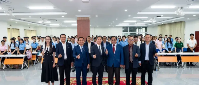 សមាគមមីក្រូហិរញ្ញវត្ថុកម្ពុជា បន្តចូលរួមកសាងធនធានមនុស្សសម្រាប់វិស័យមីក្រូហិរញ្ញវត្ថុនៅកម្ពុជា - AMS Article Thumbnail