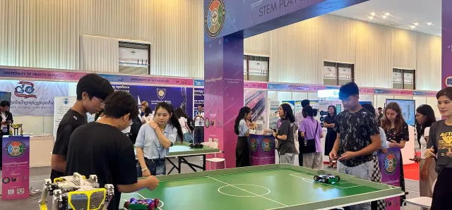 Thumbnail for ទិវាជាតិវិទ្យាសាស្ត្រ បច្ចេកវិទ្យា និងនវានុវត្តន៍ ៖​ AI កំពុងក្លាយជាកម្លាំងចលករជំរុញសេដ្ឋកិច្ចឌីជីថល