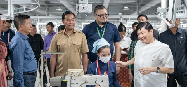 Thumbnail for យុវជនជិត ១៧ម៉ឺននាក់ បាន និងកំពុងទទួលយកកិច្ចអភិវឌ្ឍពីកម្មវិធីបណ្តុះបណ្តាលជំនាញ និងបច្ចេកទេសរបស់រដ្ឋាភិបាល