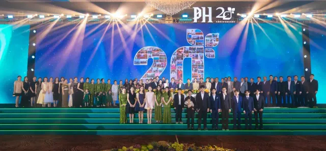 Thumbnail for ក្រុមហ៊ុន ប៉េង ហួត គ្រុប ប្រារព្ធខួប ២០ឆ្នាំ និងបង្ហាញពីវិសាលភាពនៃការរីកចម្រើនលើផ្ទៃដីអភិវឌ្ឍន៍ជិត ១,០០០ ហិកតា ជុំវិញរាជធានីភ្នំពេញ