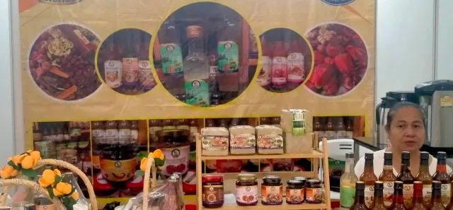 Thumbnail for សិប្បកម្មកែច្នៃគ្រឿងទេស នាងរំដេង គ្រោងបង្កើនការផលិត ដោយទិញវត្ថុធាតុដើមពីកសិករ ពិសេសក្រុមគ្រួសារកងទ័ពជួរមុខ