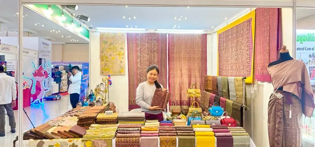 Thumbnail for សូត្រមាសភ្នំស្រុក ត្រូវបានចុះបញ្ជីម៉ាកសម្គាល់ភូមិសាស្រ្តទំនិញ(GI)ជាផ្លូវការ