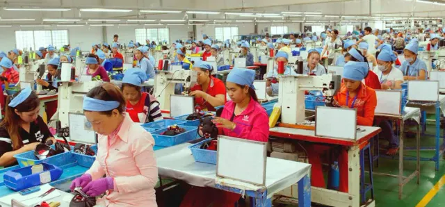 Thumbnail for វិស័យឧស្សហកម្មវាយនភណ្ឌនៅកម្ពុជា រក្សាបានភាពធន់ ខណៈការបញ្ជាទិញបន្តមានកំណើន