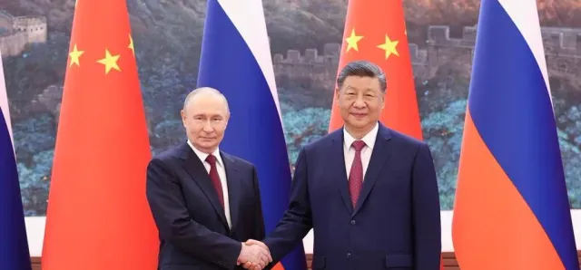Thumbnail for ប្រធានាធិបតីរុស្ស៊ី លោក Vladimir Putin និងប្រធានាធិបតីចិន លោក Xi Jinping ចុះហត្ថលេខាលើឯកសារជាង ៤០