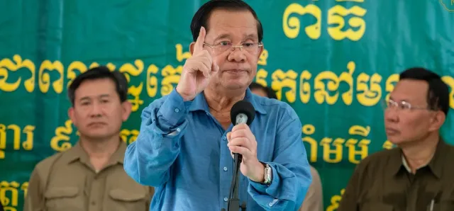 Thumbnail for សម្តេចតេជោ ហ៊ុន សែន លើកទឹកចិត្តឱ្យផលិតទំនិញក្នុងស្រុកកាន់តែច្រើន​​ ដើម្បីផ្គត់ផ្គង់តម្រូវការ