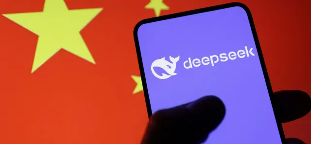 Thumbnail for ក្រុមហ៊ុនចិន DeepSeek កំពុងអភិវឌ្ឍបន្ទះឈីប AI ផ្ទាល់ខ្លួន ដើម្បីបន្ថយការពឹងផ្អែកលើ Nvidia និង Huawei