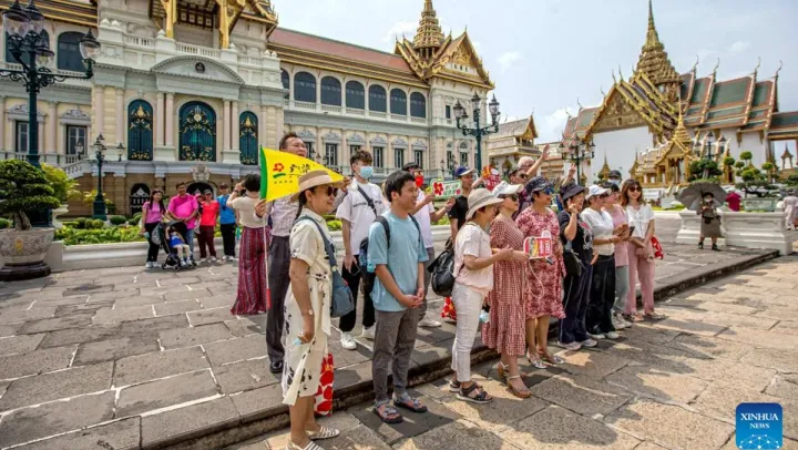 ភ្ញៀវទេសចរបរទេសទៅលេងថៃ ធ្លាក់ច...