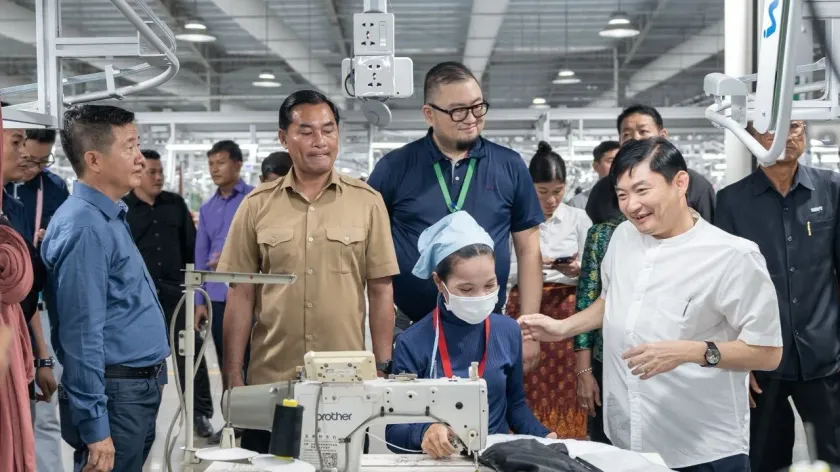 យុវជនជិត ១៧ម៉ឺននាក់ បាន និងកំព...