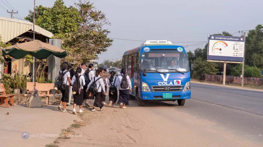 ក្រសួងអប់រំលើកទឹកចិត្តបុគ្គលិកអប់រំ គ្រូបង្រៀន សិស្ស និស្សិត ប្រើប្រាស់មធ្យោបាយសាធារណៈ ក្នុងបរិបទតម្លៃប្រេងឥន្ធនៈ​កើន​ឡើង