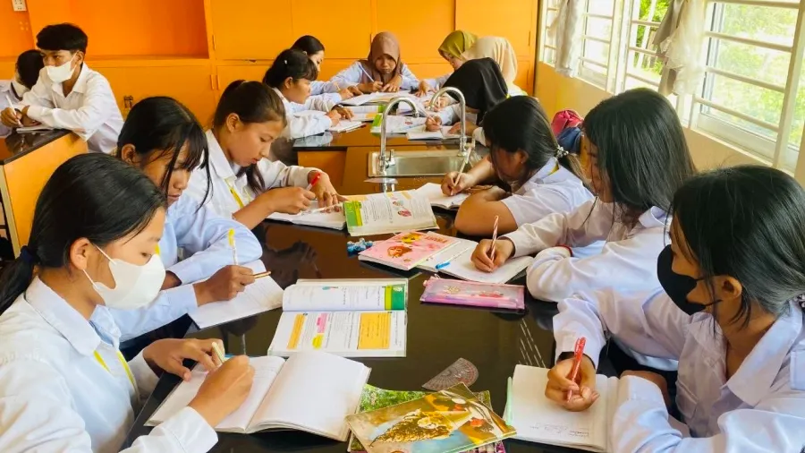 ធនាគារ​ពិភពលោក​ ​៖​ ​ដើម្បីលើក​កម្ពស់គុណភាពសិក្សា និងគាំទ្រចក្ខុវិស័យ​ឆ្នាំ២០៥០ កម្ពុជា​ត្រូវ​ដោះស្រាយ​បញ្ហា​ថវិកា​ ​និង​ធនធាន​មនុស្ស​ក្នុង​វិស័យ​អប់រំ