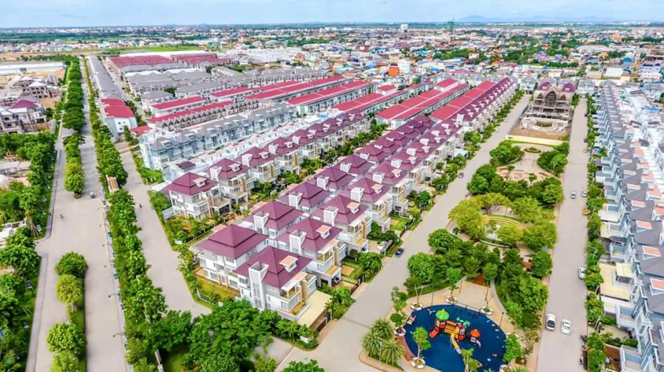 មន្ត្រីជាន់ខ្ពស់​ក្រសួងដែនដី ៖...