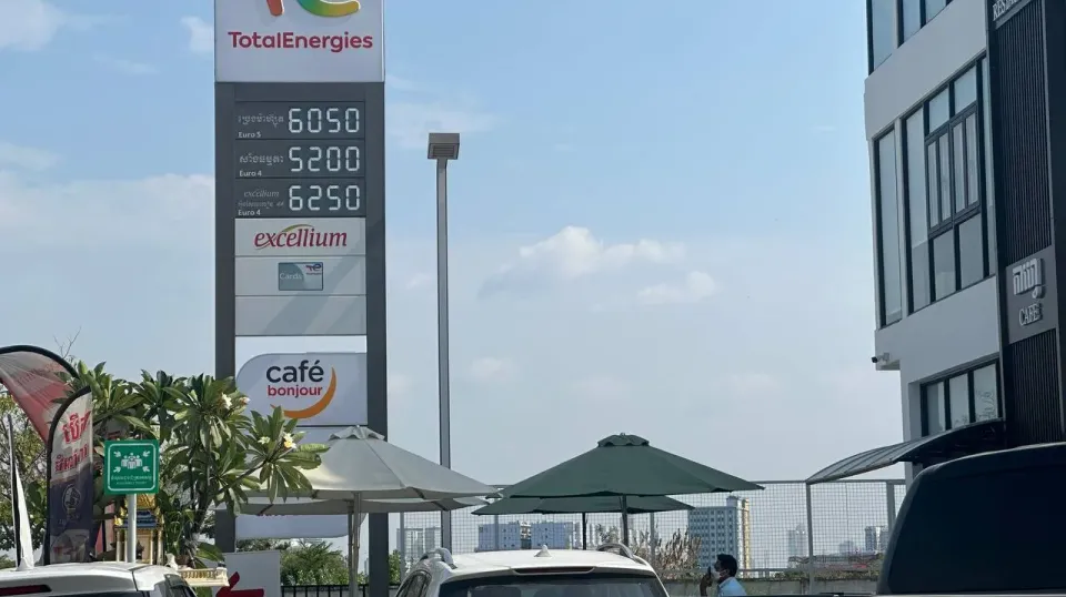 ម្ចាស់សហគ្រាសក្នុងស្រុកទទួលស្គ...