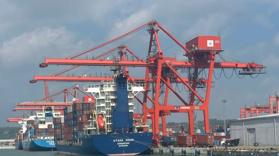 កំពង់ផែស្វយ័តក្រុងព្រះសីហនុ និ...