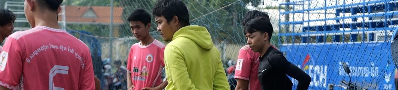 Image for article: លោក សុខម៉ុង ដារ៉ា ៖ ក្រុមបាល់ទាត់វិទ្យាល័យច្បារអំពៅបានទាញយុវជននៅក្នុងតំបន់ឱ្យងាកមកលេងបាល់និងចូលរៀនបានទៀងទាត់បន្ទាប់ពីហ្វឹកហាត់