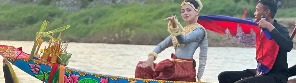 Image for article: បច្ចុប្បន្ននារីរាំក្បាលទូក មិនសូវជាឃើញមានច្រើនឡើយ ក្នុងពិធីប្រណាំងទូក