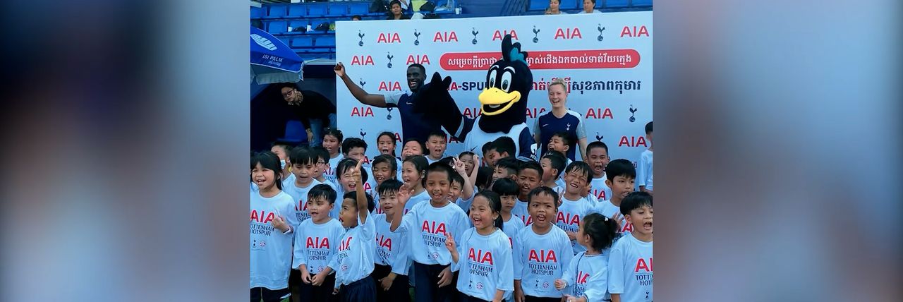 គ្រូបង្វឹកពីក្លឹប Tottenham Hotspur មកចែករំលែកបច្ចេកទេសបាល់ទាត់កុមារជិត១ពាន់នាក់នាទីលាន ISI Park - Article Thumbnail