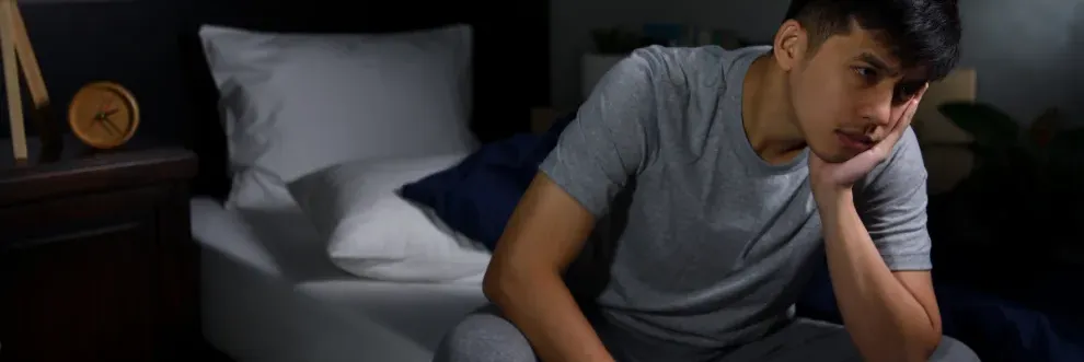 ហត់ពេញមួយថ្ងៃ រំពឹងបានគេងលក់ស្រួល តែបែរជាត្រូវបញ្ឈរភ្នែកទល់ភ្លឺ តើមានអ្វីខុសប្រក្រតីចំពោះរាងកាយ? - Main Article Image