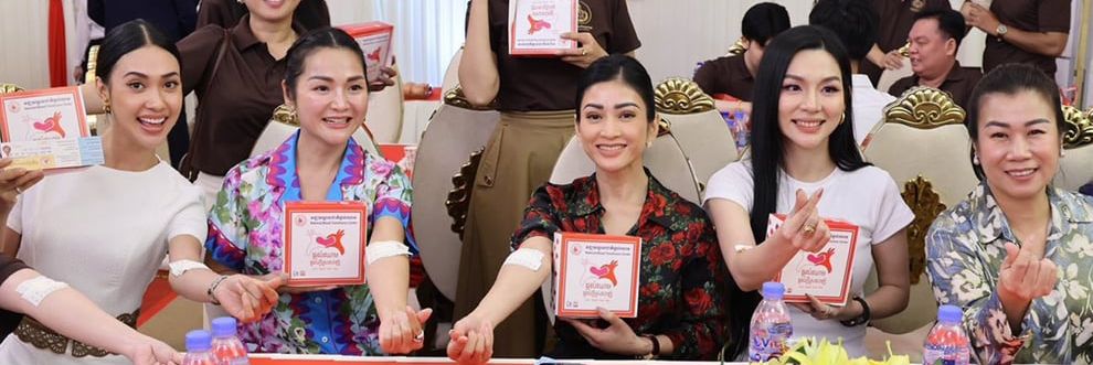 លោកជំទាវអ្នកឧកញ៉ា ម៉ៅ ចំណាន ឆ្លើយ​តបចំៗ ក្រោយមានគេសួរថា "សមាគមសិល្បករខ្មែរកំពុងកសាងអ្វី"? - Main Article Image