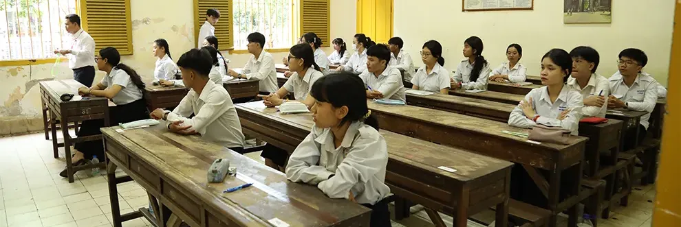 បាត់ដំបងមាន ៩ សាកលវិទ្យាល័យផ្ដោតលើមុខជំនាញទាំងនេះ សម្រាប់សិស្សទី១២ - Main Article Image