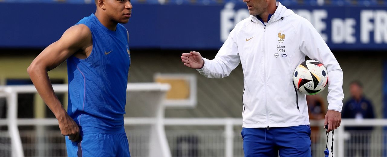 Mbappe អាចនឹងប្ដូរមកលេងជាខ្សែប្រយុទ្ធស្លាបឆ្វេងវិញ ក្នុងក្រុមបារាំងក្រោមការដឹកនាំរបស់ Zidane